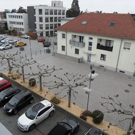 # Bon Emplacement Avec Parking #